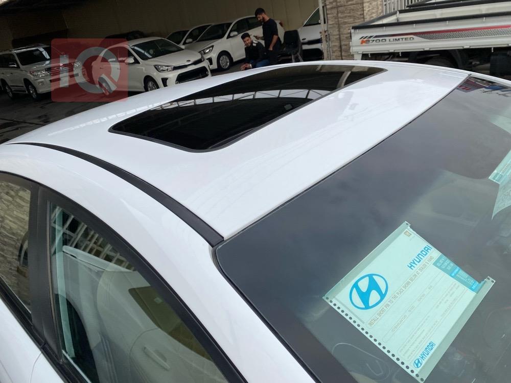هیوندای ئەلەنترا